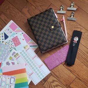 CHECKER A5 undated agenda with extras.